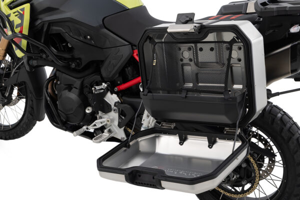 Wunderlich X-CASE X36 zilver op een BMW F 900 GS