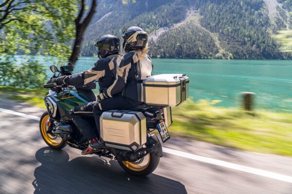 Wunderlich X-CASE X36 zilver op een BMW R 1300 GS